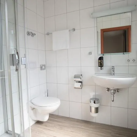 M-a-s-hotel Estugarda