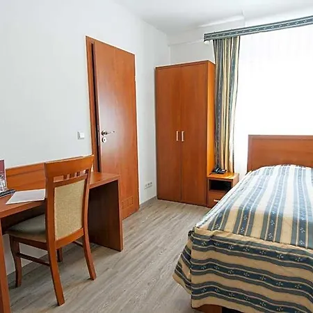 M-a-s-hotel 3* Estugarda