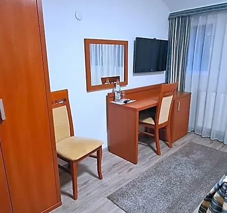 Hotel M-a-s-hotel
