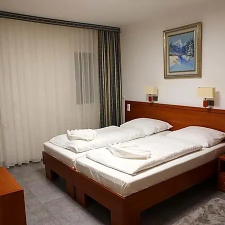 M-a-s-hotel 3*