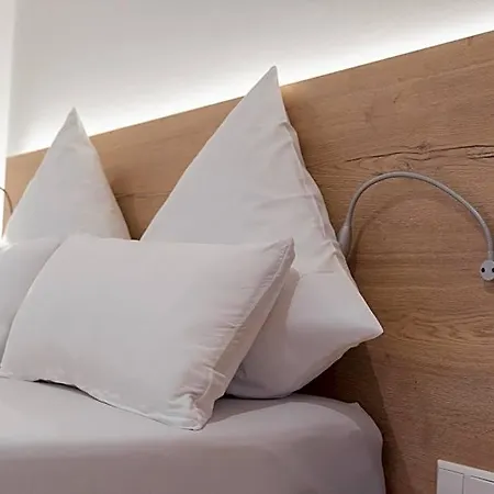 M-a-s-hotel Hotel