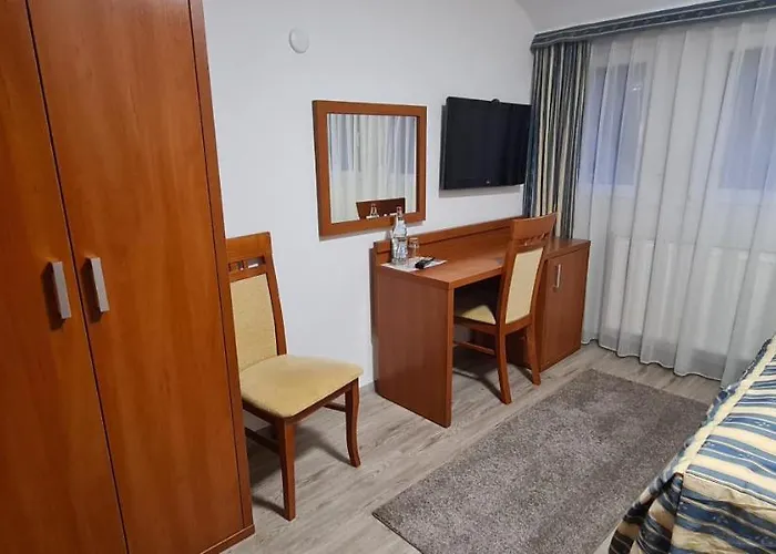 酒店 M-a-s-hotel 3*